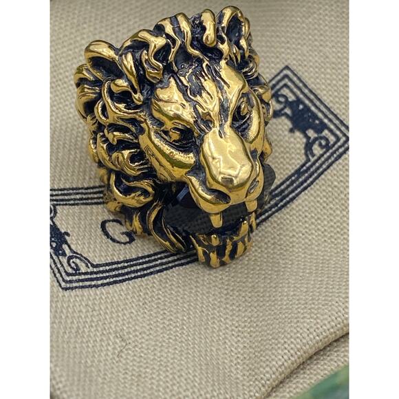 Authentic Gucci Lion Head Ring – Gold-Tone with Black Stone Size 6 - Picture 2 of 12